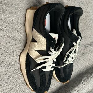 New Balance 327's Black, Cream And Gum Sole. NWOT. Retail $100